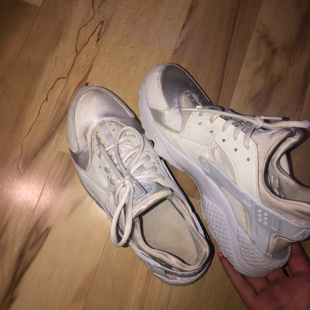 White Nike Huaraches